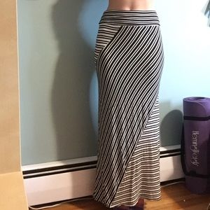 Black and white maxi skirt